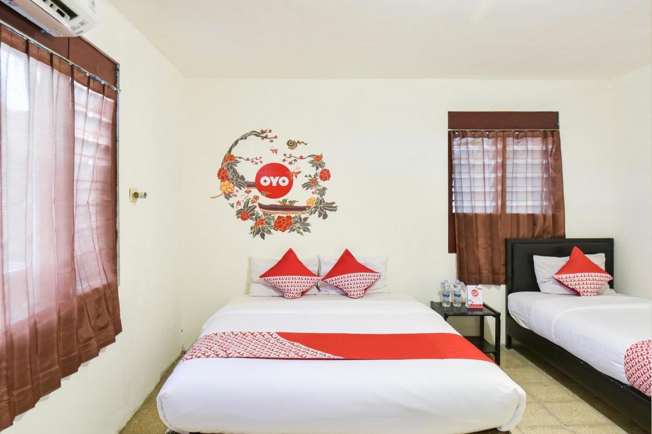 Oyo 348 Hotel Dieng Permai Yogyakarta Exteriör bild