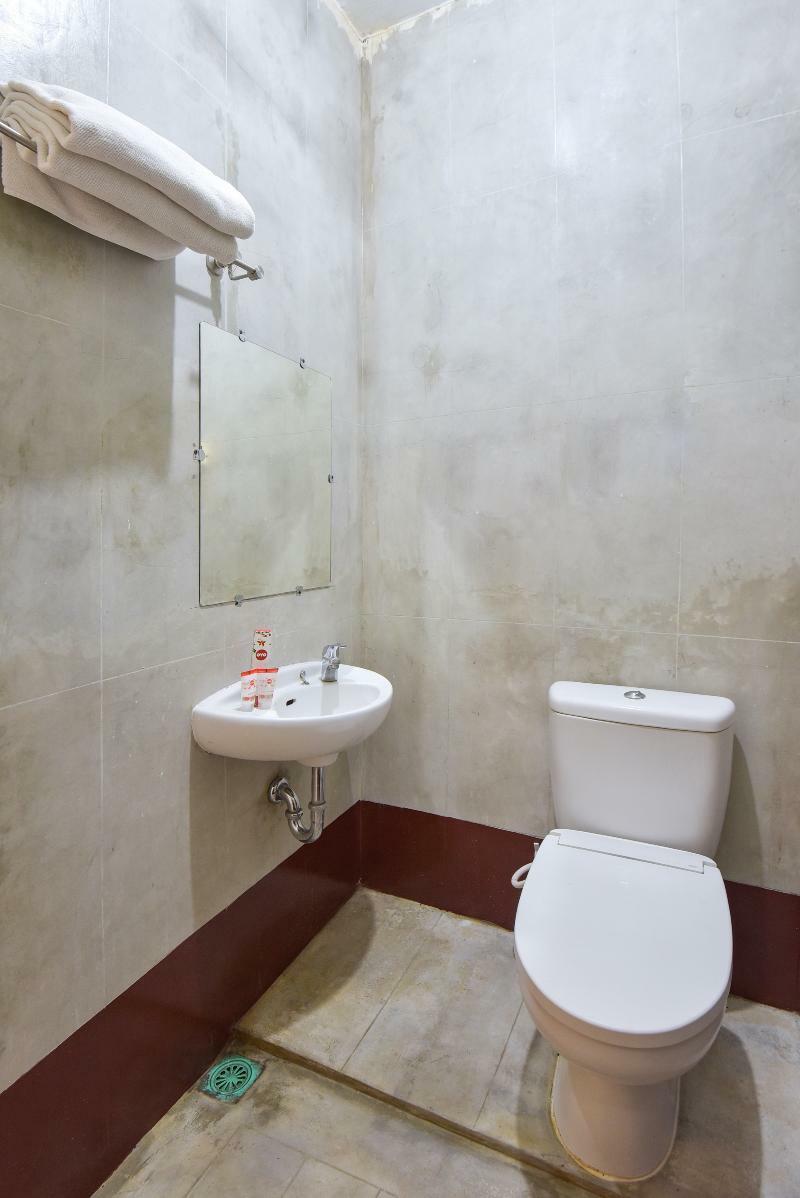 Oyo 348 Hotel Dieng Permai Yogyakarta Exteriör bild